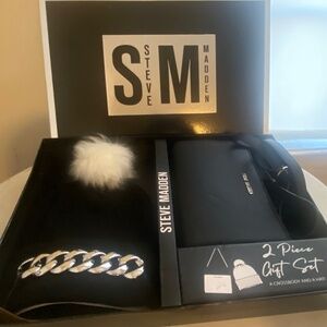 Steve Madden Holiday Gift Set – Crossbody & Pom Beanie (NWT)